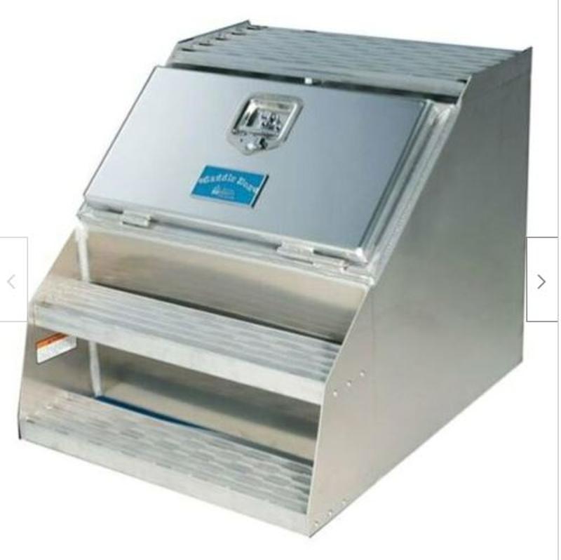 Saddle Box-Merritt 18" Smooth Door w/Step